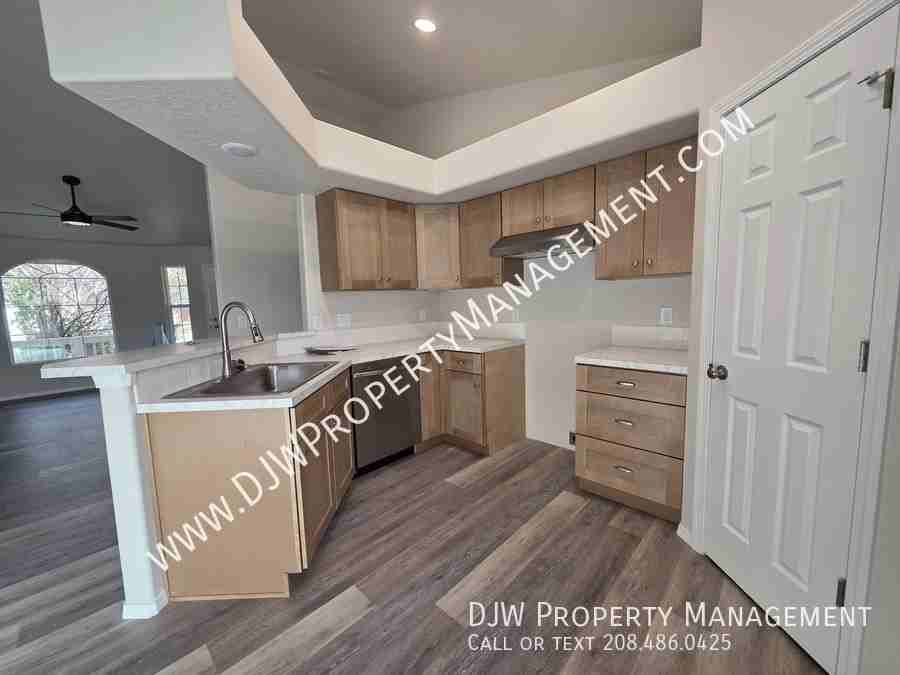 13305 W Foxfire Ct - Photo 4 of 12