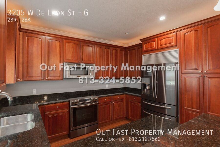3205 W De Leon St #G - Photo 3 of 26