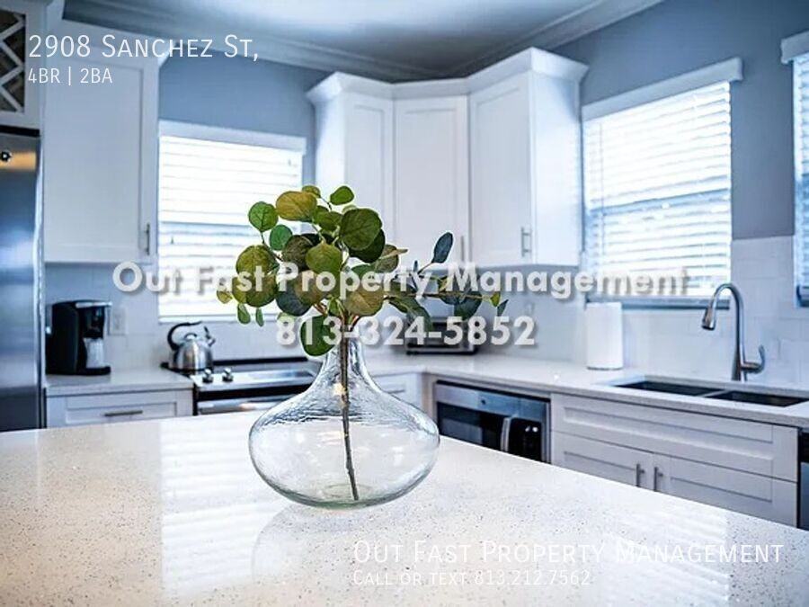 2908 Sanchez St - Photo 5 of 25