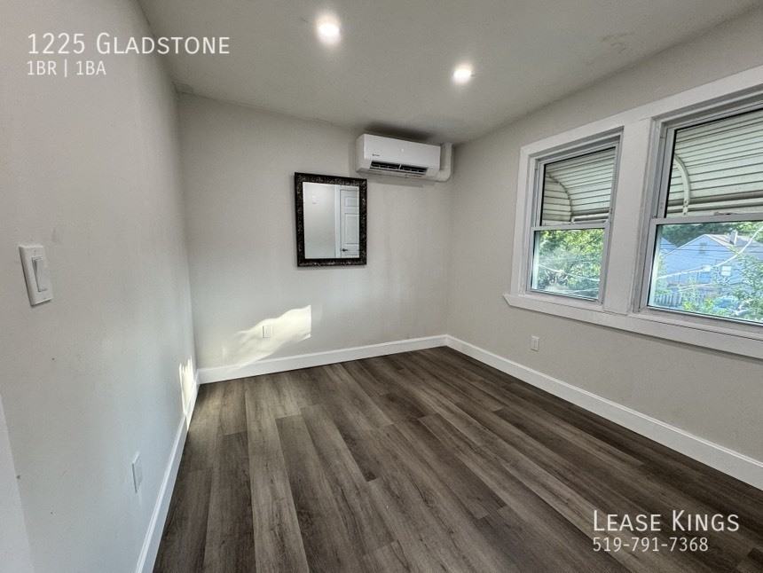 1225 Gladstone Ave - Photo 6 of 9