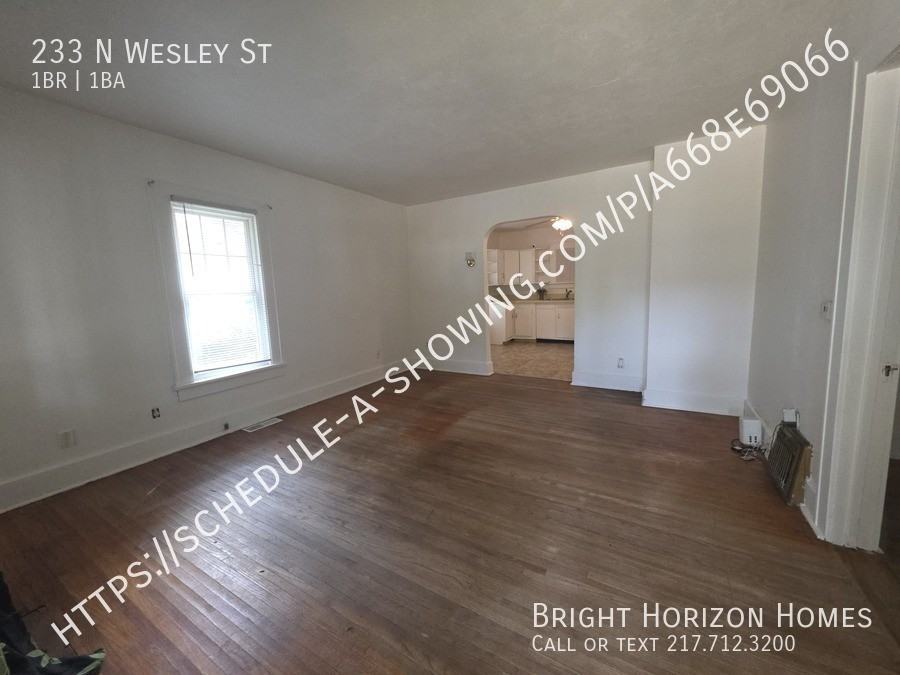 233 N Wesley St - Photo 3 of 13