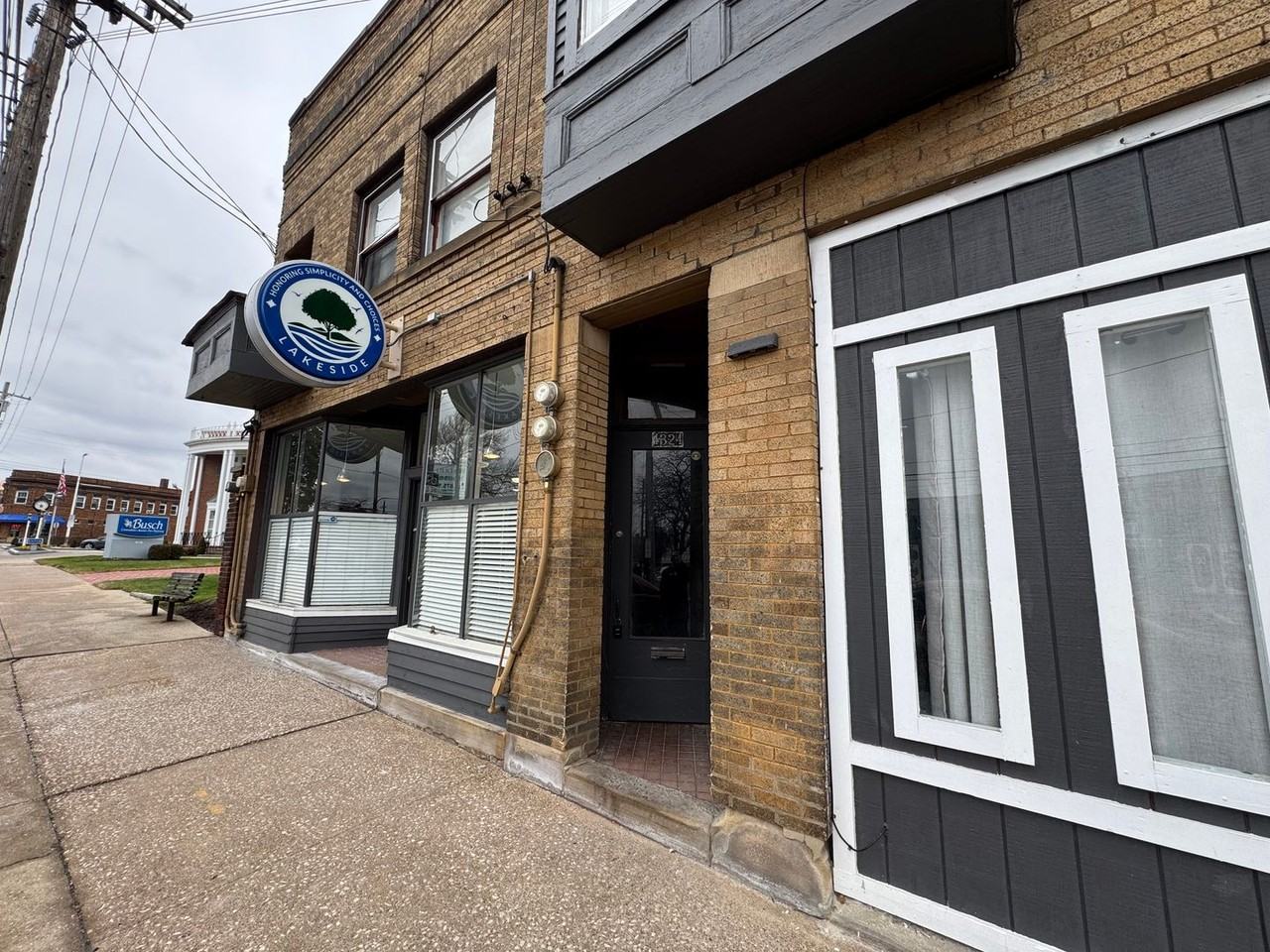 4324 Pearl Rd - Photo 2 of 16