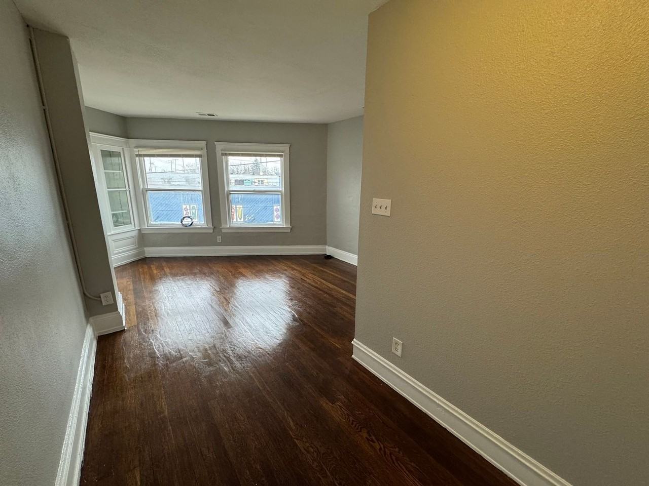 4324 Pearl Rd - Photo 3 of 16