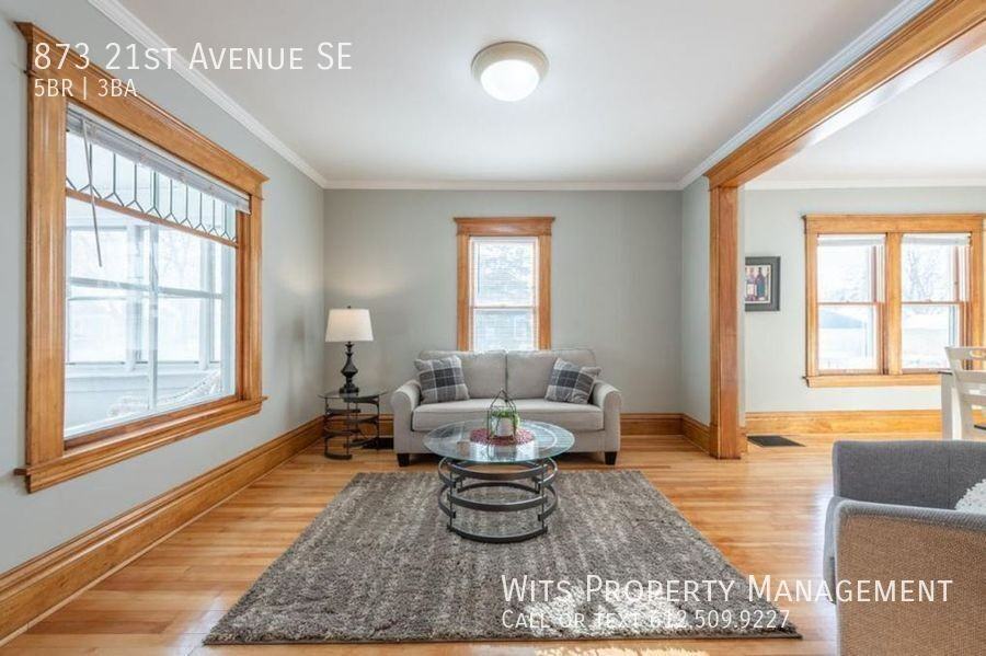 873 21st Ave Se - Photo 5 of 41