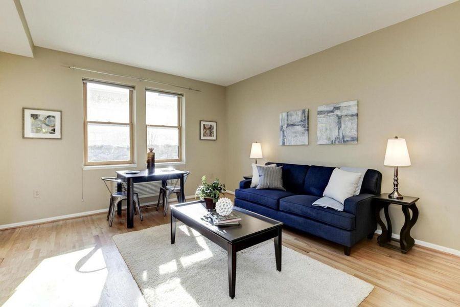 1811 Vernon St Nw #201 - Photo 3 of 12