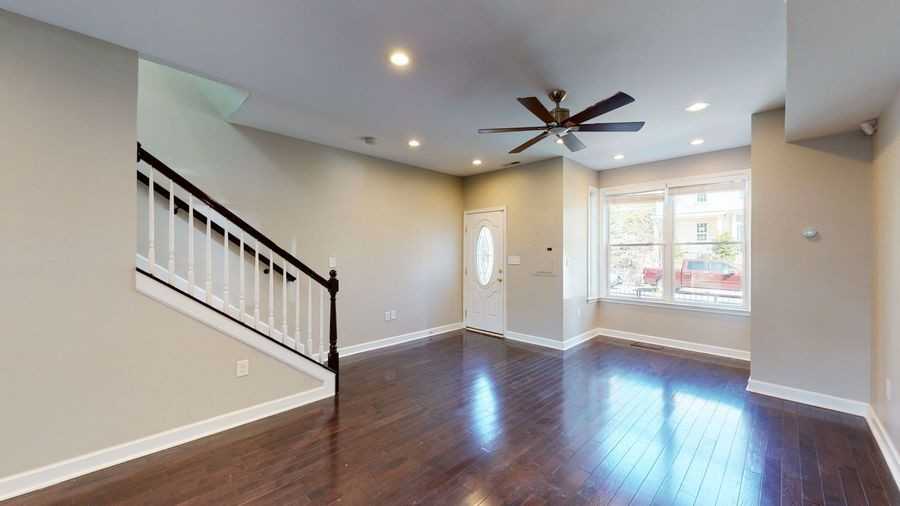 1247 I St Ne - Photo 4 of 50