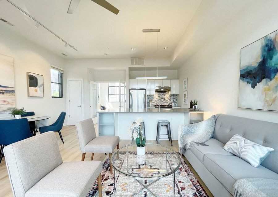 2426 Ontario Rd Nw #305 - Photo 3 of 25