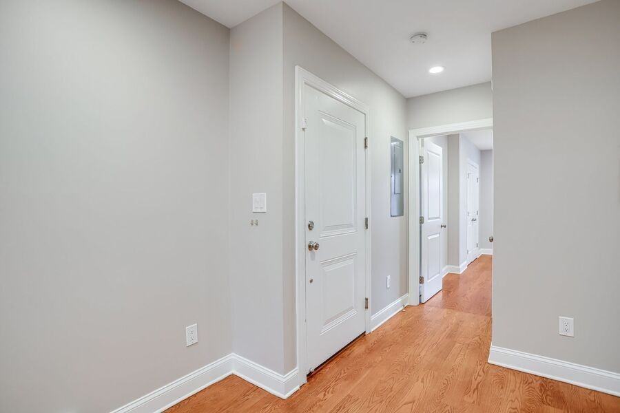 1714 W Virginia Ave Ne #3 - Photo 5 of 28