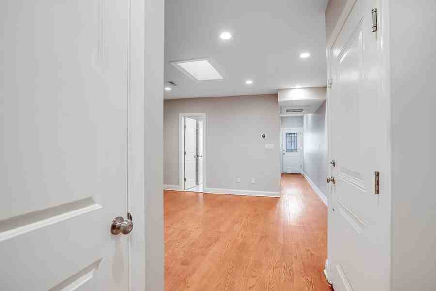 1714 W Virginia Ave Ne #3 - Photo 6 of 28