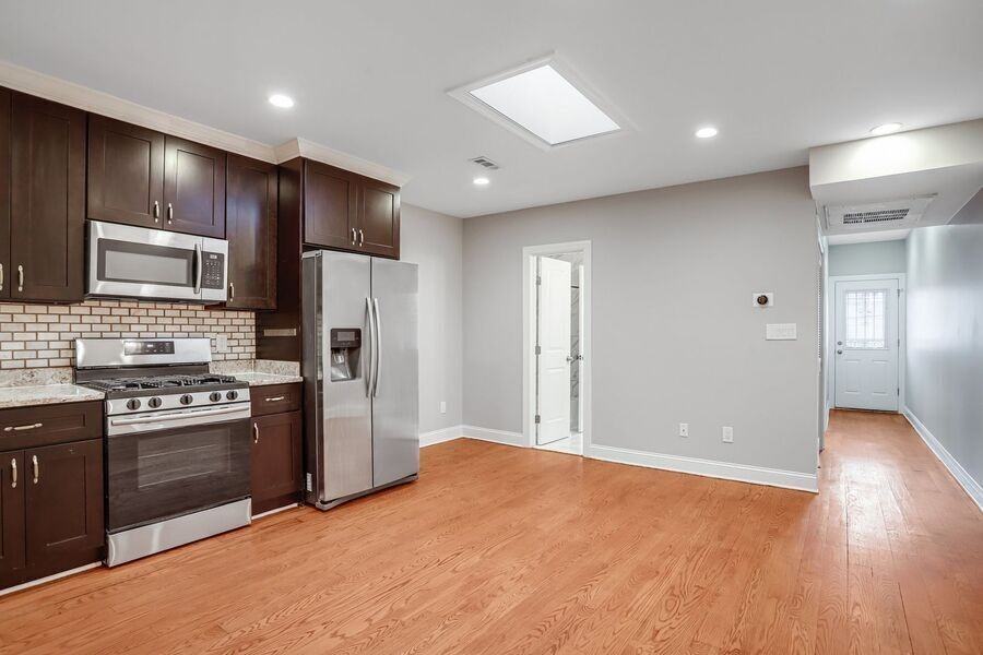 1714 W Virginia Ave Ne #3 - Photo 7 of 28