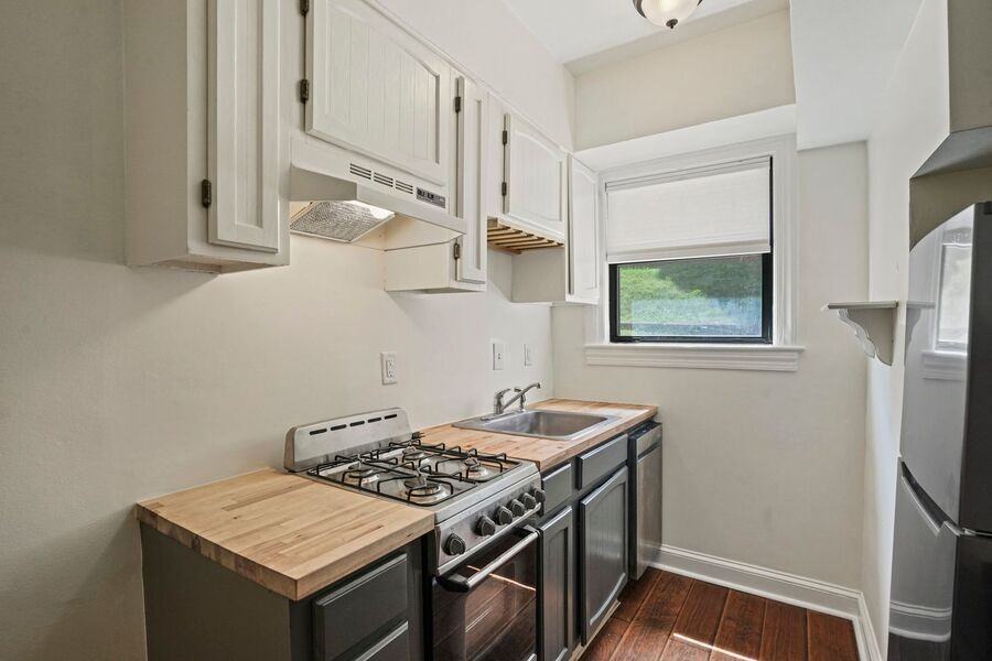 2655 41st St Nw #B4 - Photo 3 of 20