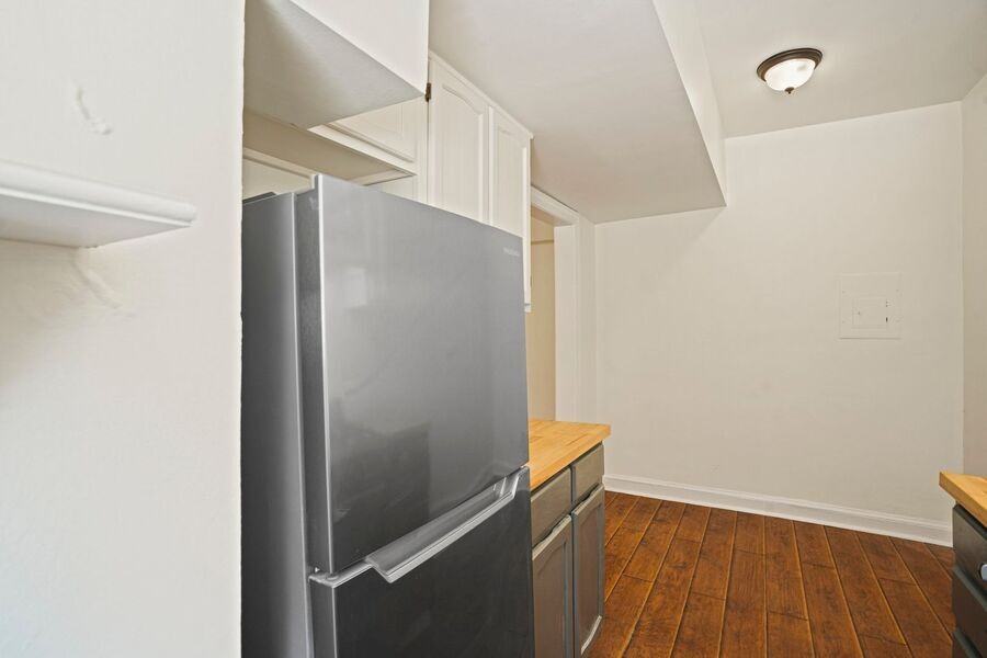 2655 41st St Nw #B4 - Photo 4 of 18