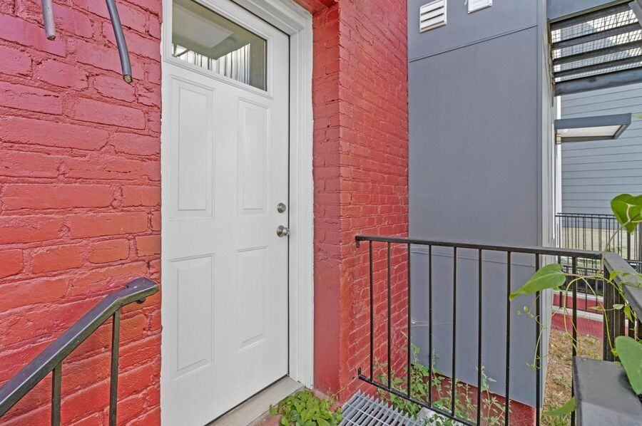 1929 2nd St Ne #2 - Photo 2 of 31