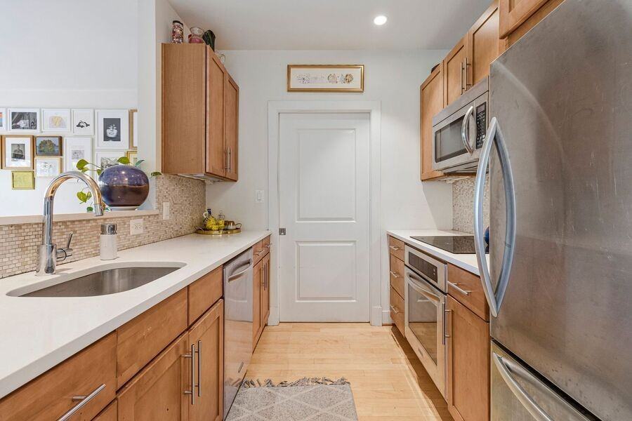 5201B Wisconsin Ave Nw #410 - Photo 4 of 27