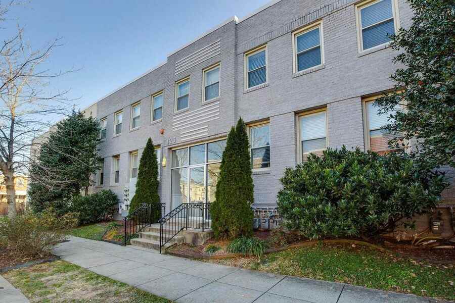 423 18th St Ne #1 - Photo 2 of 50