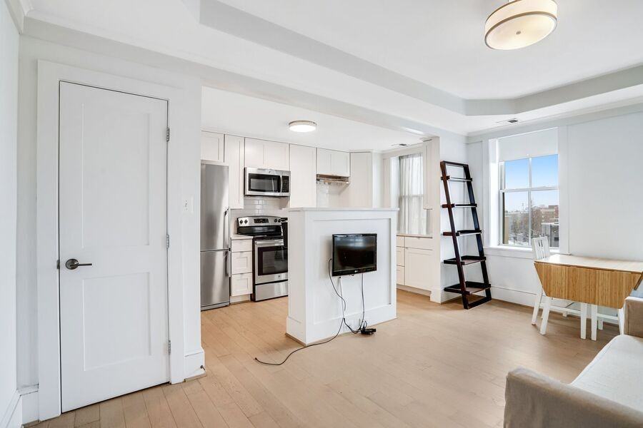 1451 Park Rd Nw #520 - Photo 4 of 30