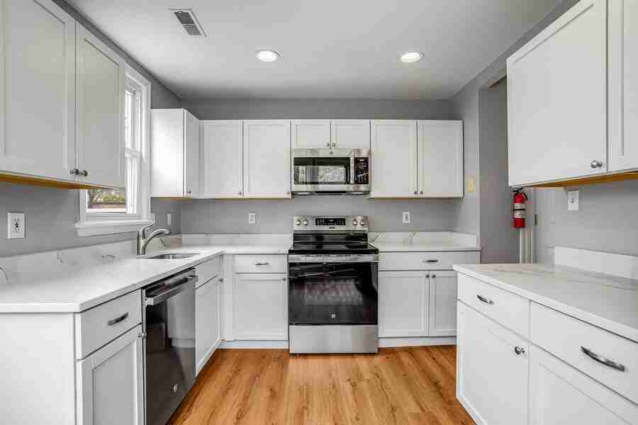 349 Kentucky Ave Se - Photo 2 of 50