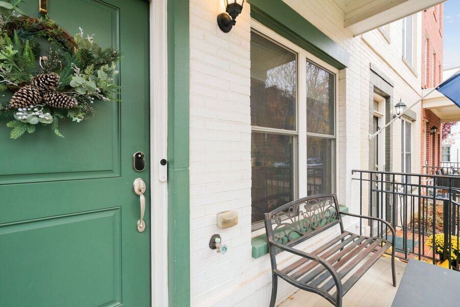 604 Regent Pl Ne - Photo 3 of 43