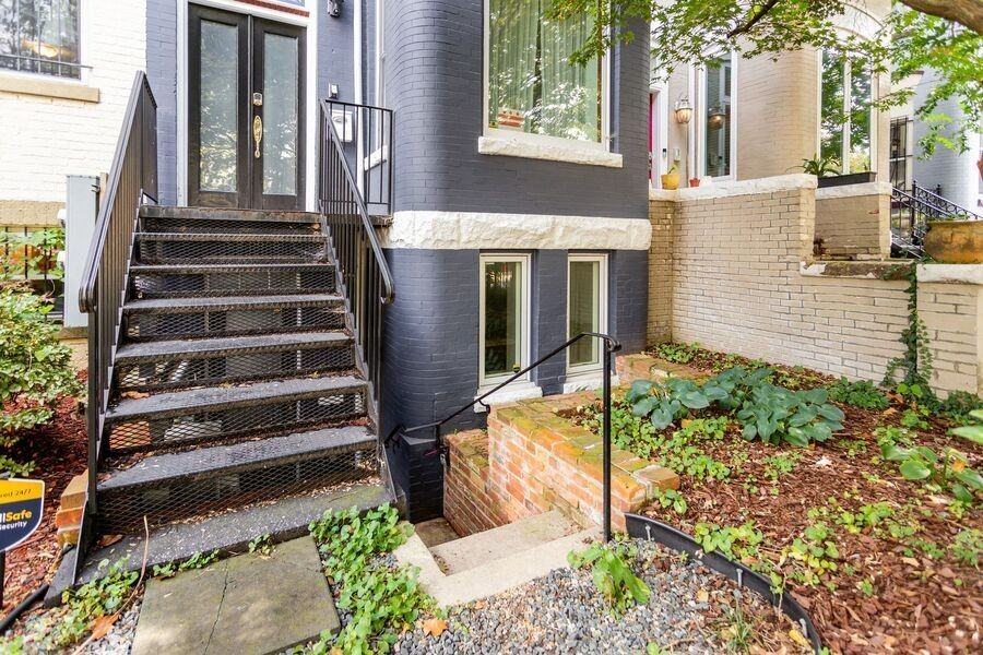 3459 Holmead Pl Nw - Photo 2 of 26