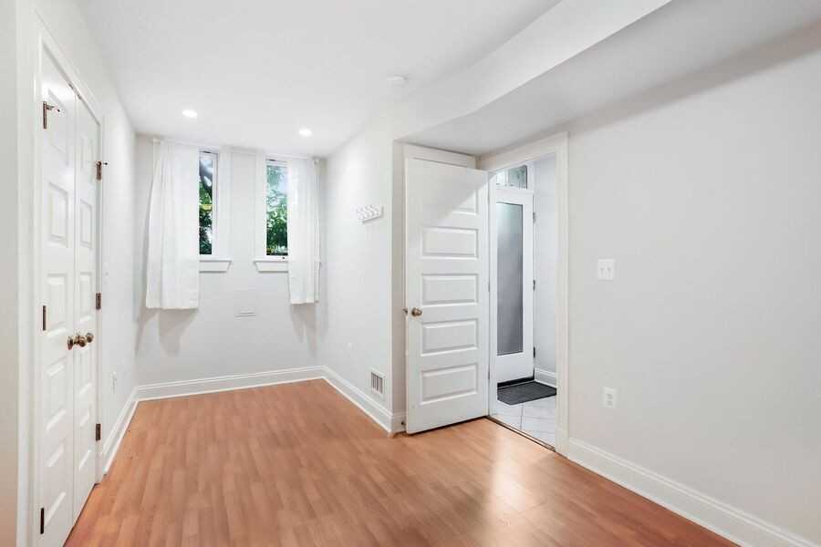 3459 Holmead Pl Nw - Photo 4 of 26