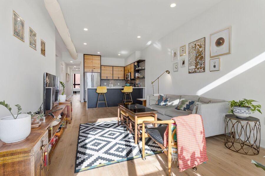1012 Harvard St Nw #7 - Photo 6 of 27