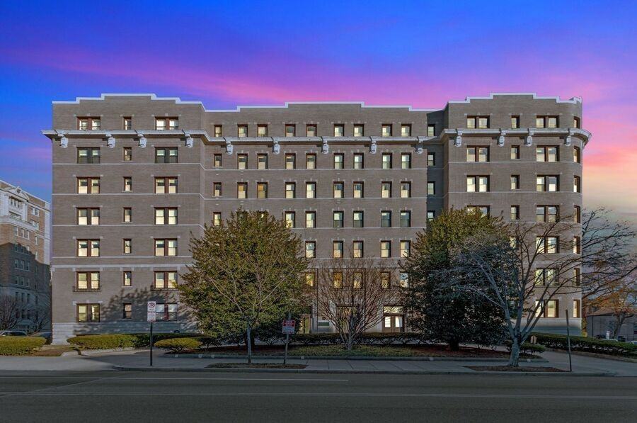 2001 16th St Nw #302 - Photo 3 of 27