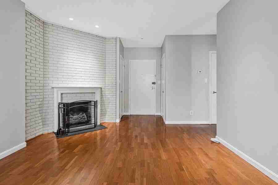 2001 16th St Nw #302 - Photo 7 of 27