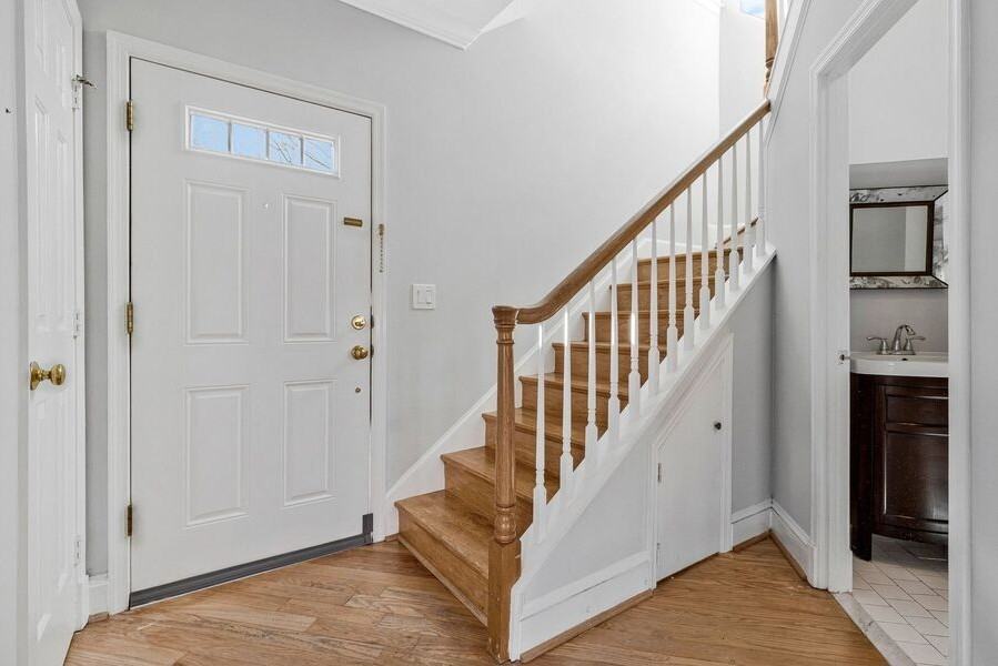 4305 Massachusetts Ave Nw - Photo 3 of 26