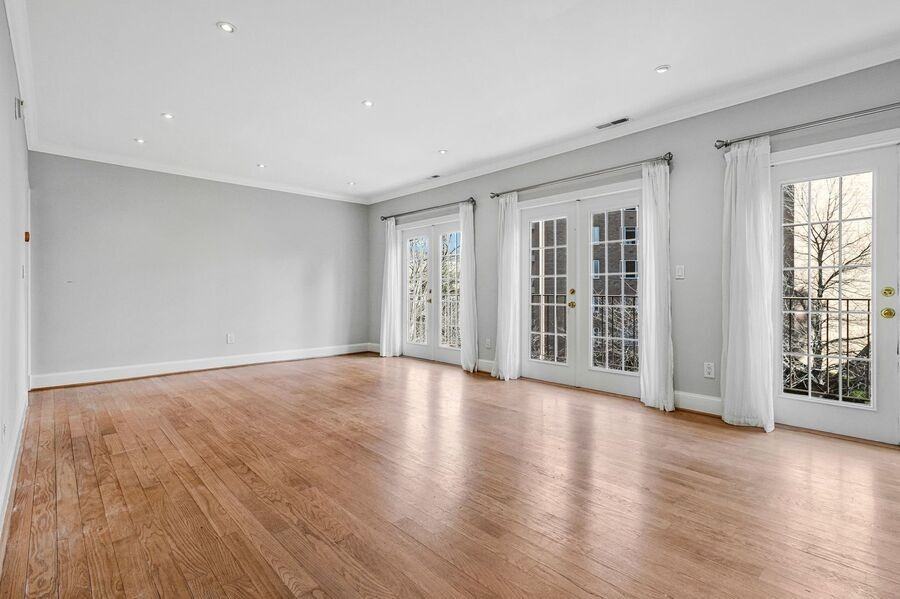 4305 Massachusetts Ave Nw - Photo 5 of 26