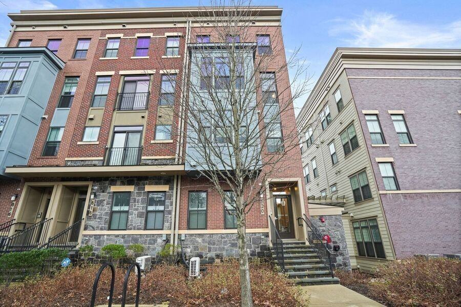 820 Fern Pl Nw #19C - Photo 3 of 34