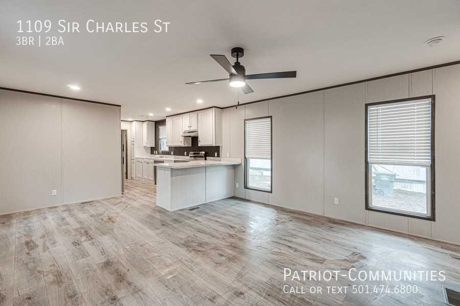 1109 Sir Charles St - Photo 5 of 22