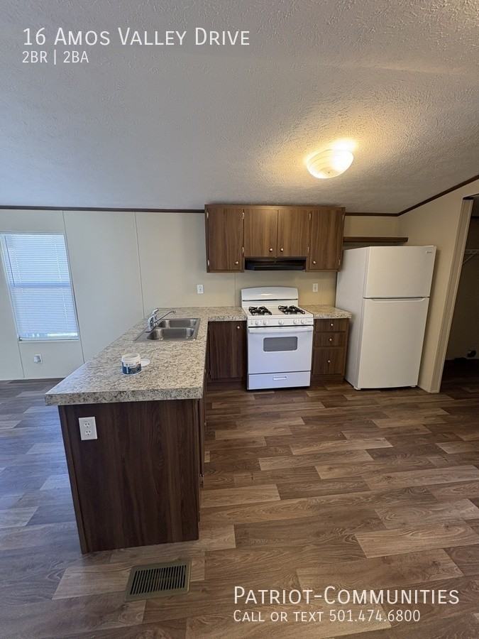 16 Amos Valley Dr - Photo 4 of 12