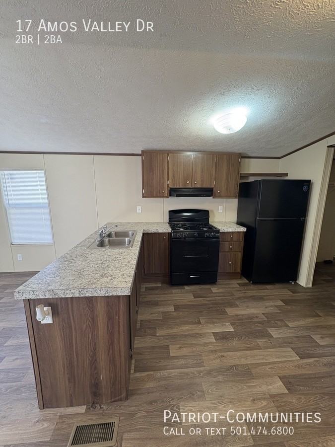 17 Amos Valley Dr - Photo 4 of 10