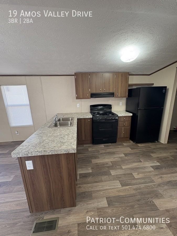 19 Amos Valley Dr - Photo 4 of 12