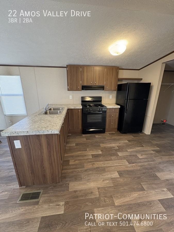 22 Amos Valley Dr - Photo 3 of 11