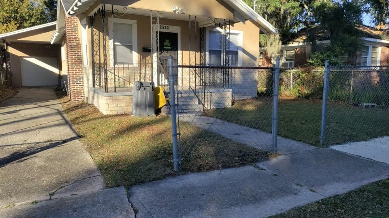 2523 Hiland St - Photo 4 of 5