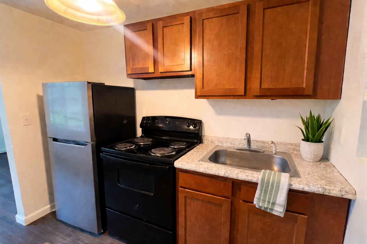 2217 W 39th St - Photo 3 of 5