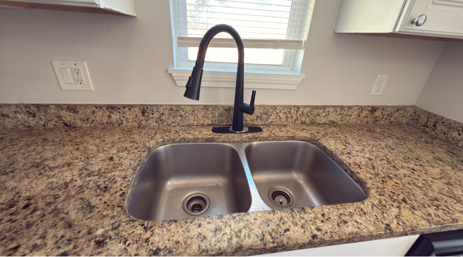 2160 Schumacher Ave - Photo 2 of 6