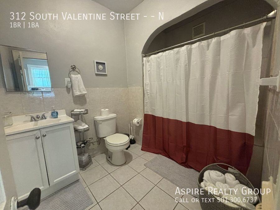 312 S Valentine St #N - Photo 5 of 12