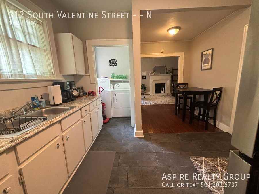 312 S Valentine St #N - Photo 6 of 12