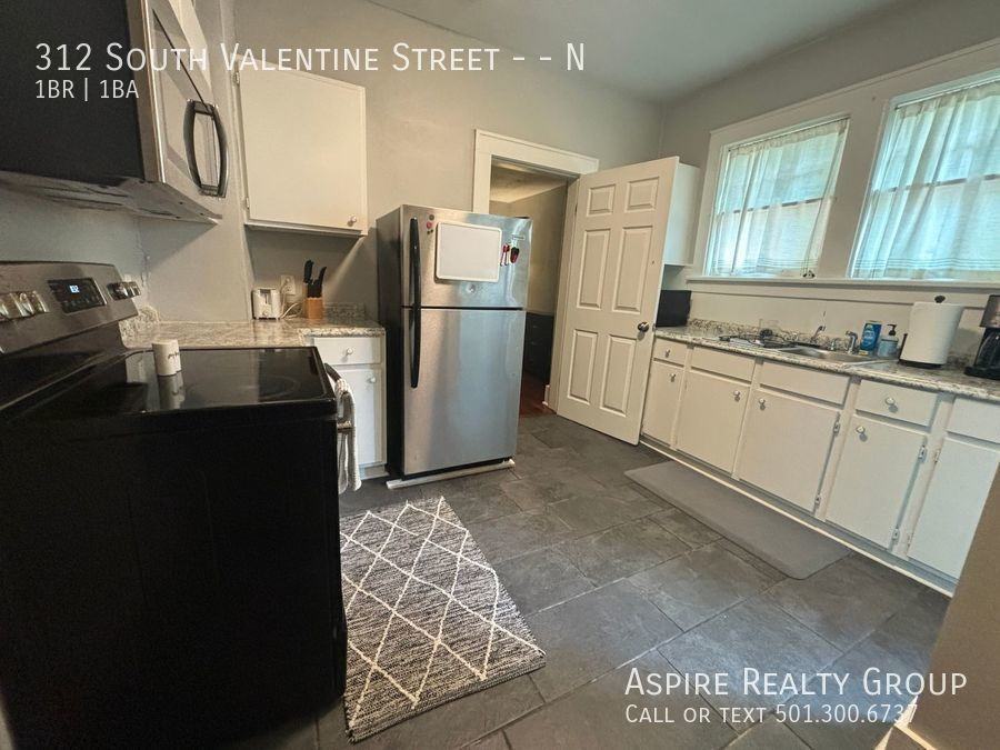 312 S Valentine St #N - Photo 7 of 12