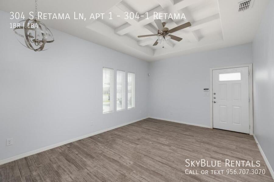 304 S Retama Ln - Photo 2 of 10