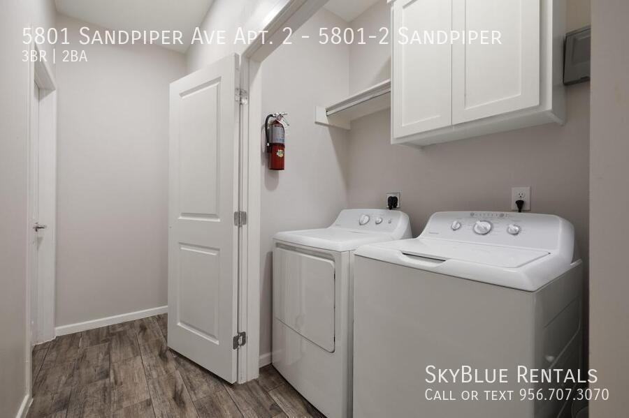 5801 Sandpiper Ave Apt 2 - Photo 7 of 18