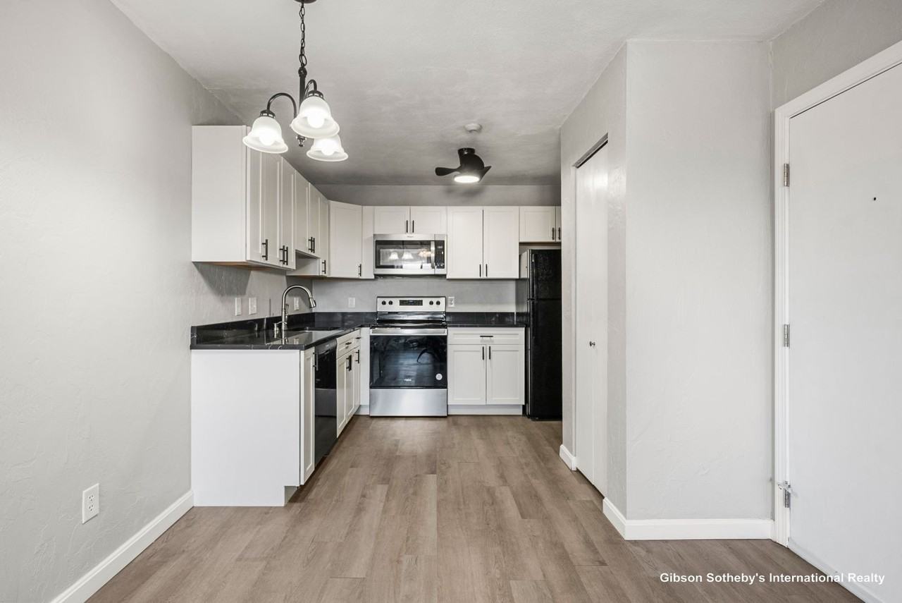 22 Irving St #15 - Photo 6 of 24