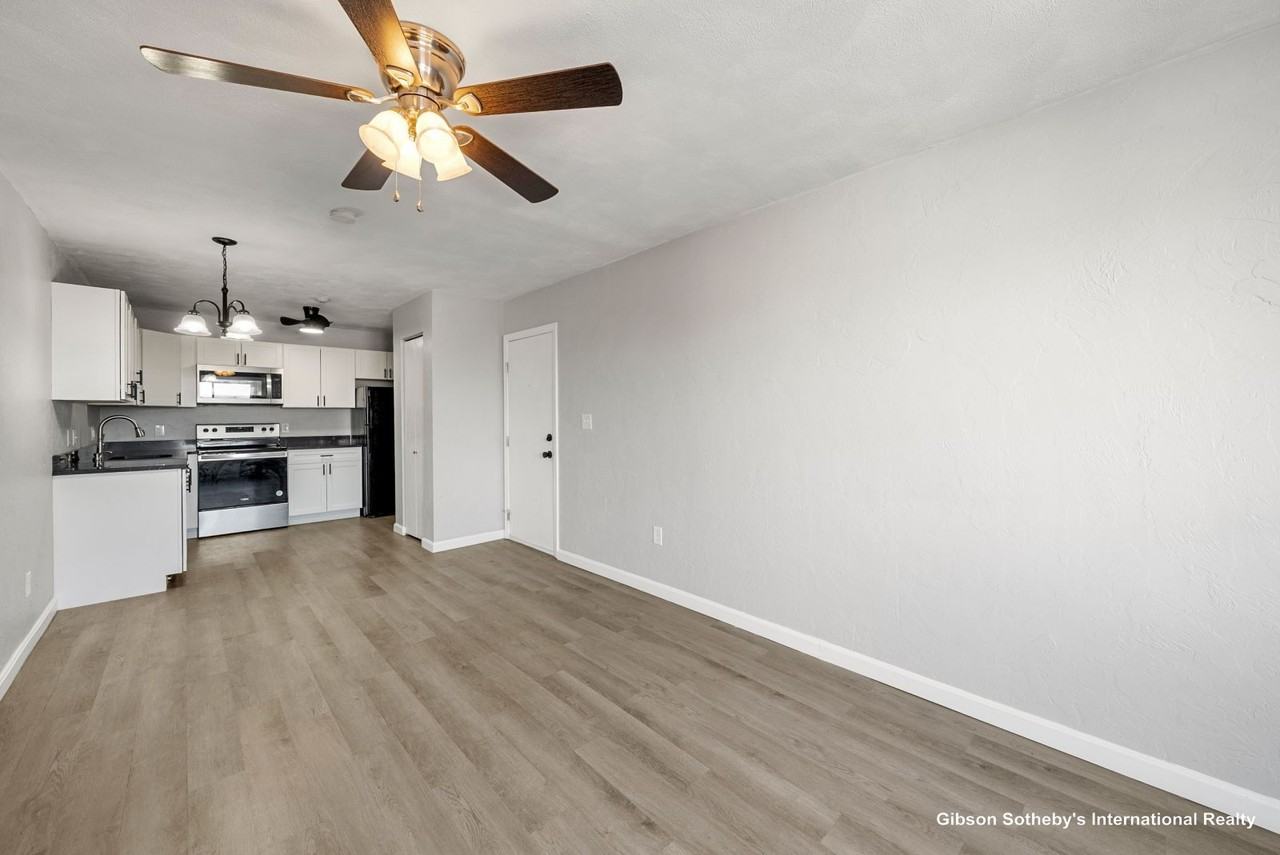 22 Irving St #15 - Photo 7 of 24