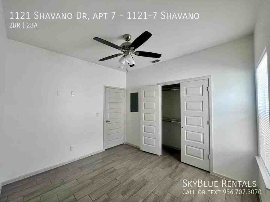 1121 Shavano Dr - Photo 7 of 10