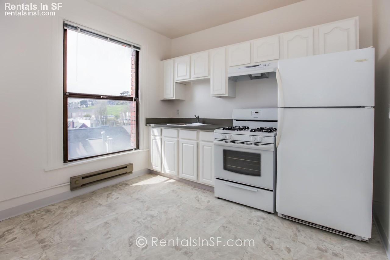 2504 Sacramento St #17 - Photo 3 of 12