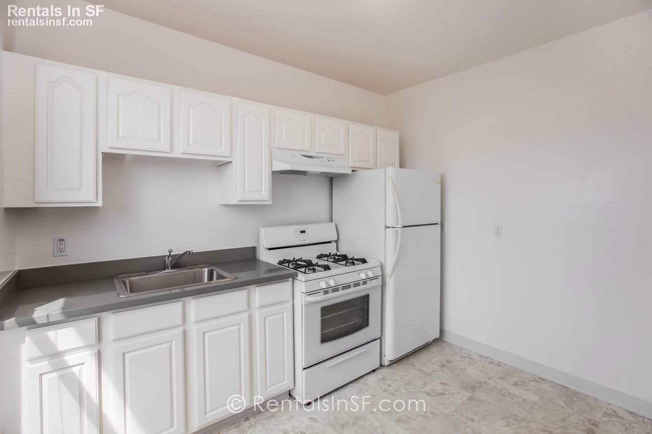 2504 Sacramento St #17 - Photo 5 of 12