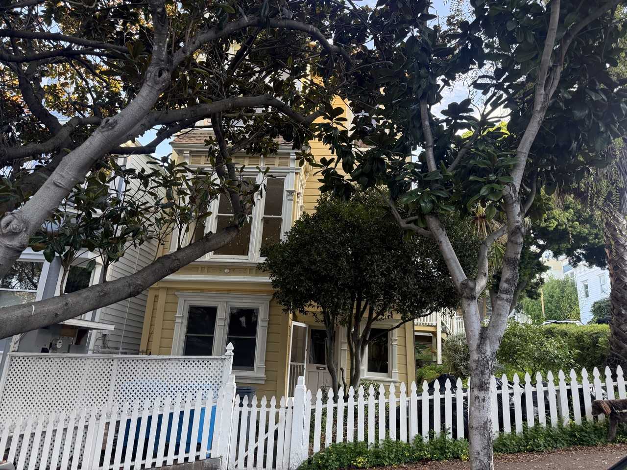 217 Virginia Ave - Photo 2 of 17