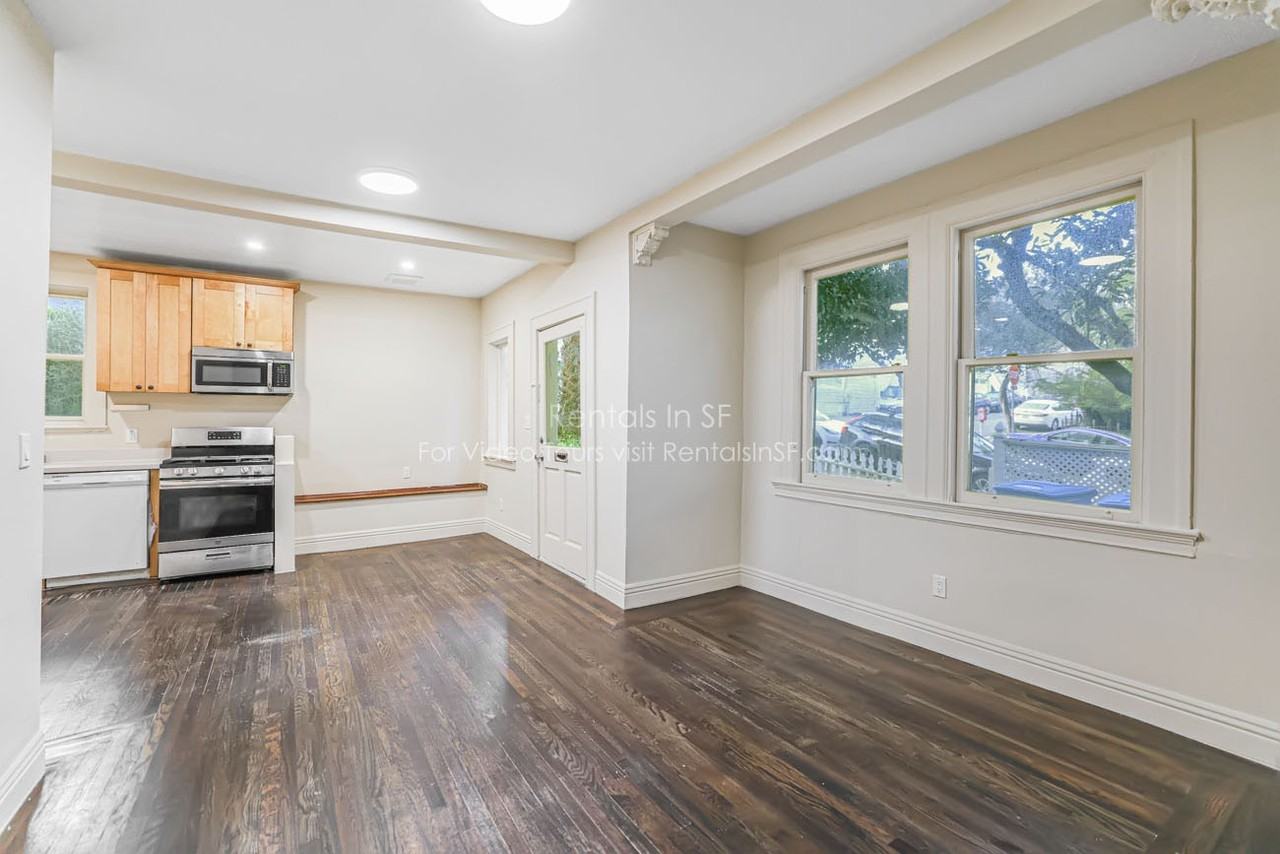 217 Virginia Ave - Photo 4 of 17